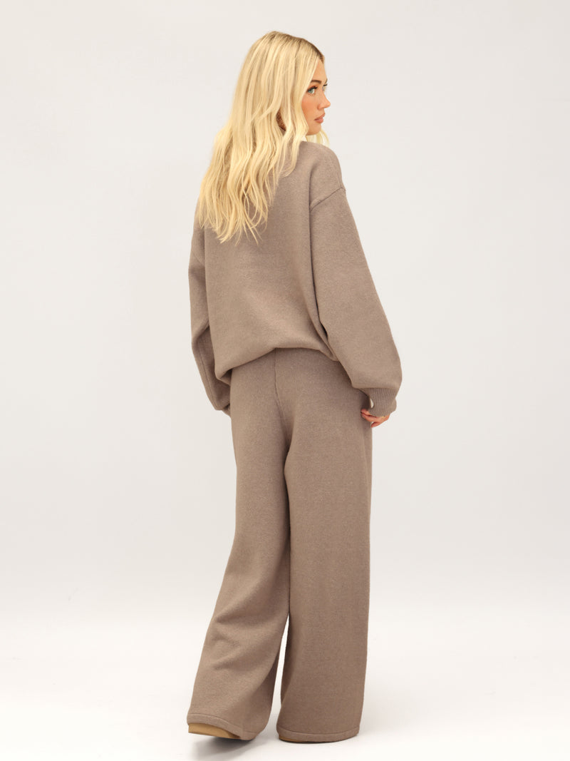 Oversized Knitted Sweater - Soft Brown
